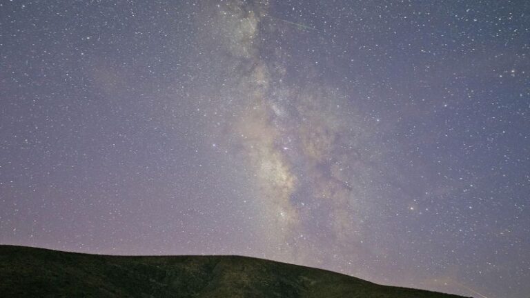 Cuándo y dónde se verá la deslumbrante lluvia de meteoros Eta Acuáridas