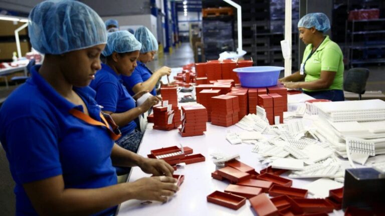 RD ocupa cuarto lugar en AL y el Caribe con menos empleados enfadados con su jefe