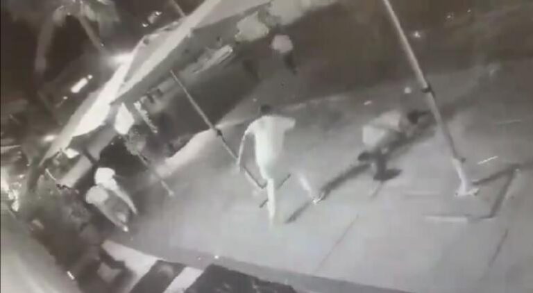 Momento en que joven ejecutó a hombre en Miami Beach 🎦