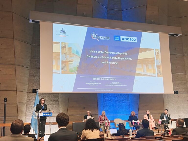 Onesvie diserta frente a miembros de la Unesco aspectos relacionados sobre fortalecimiento de capacidades para reducir riesgos de desastres