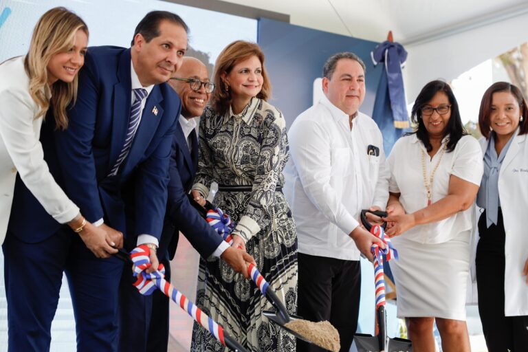 Vicepresidenta Raquel Peña da inicio a la construcción de nueva unidad de quemados en el Hospital Robert Reid