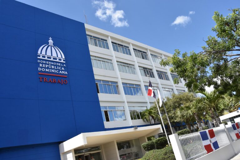 Ministerio de Trabajo invita a jornada de empleo para hotel en Miches