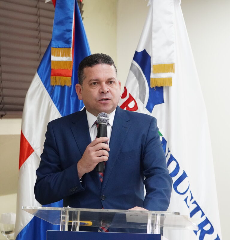 La clave del desarrollo industrial: Cómo la Ley 242-20 transforma el sector en República Dominicana