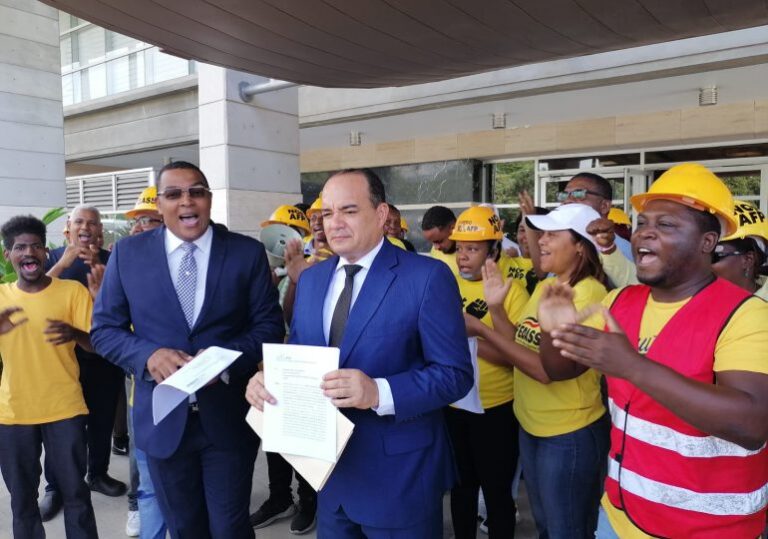 Presuntan fraude de RD$13,400 millones en fondos del plan de salud del Seguro Social