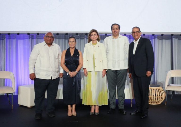 Vicepresidenta Raquel Peña inaugura XIII Congreso Dominicano de Nefrología