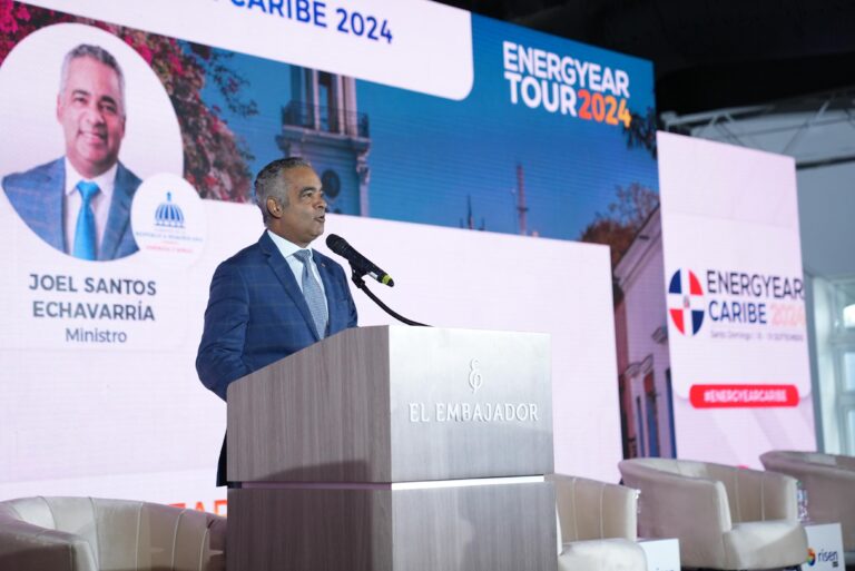 Ministro Santos Echavarría afirma diversificación de matriz energética, innovación tecnológica y almacenamiento, son claves en transición energética