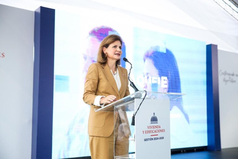 Vicepresidenta Raquel Peña da inicio a construcción de la UASD en Santo Domingo Este