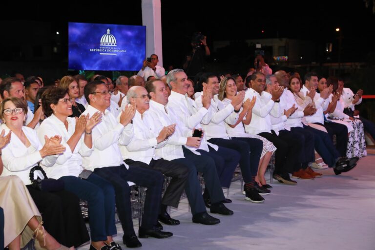 Presidente Luis Abinader lleva Orquesta Filarmónica a Mao