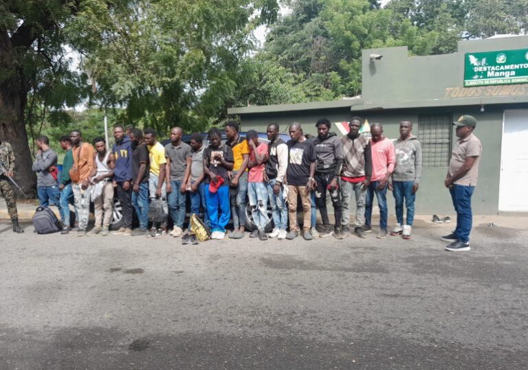 Ejército dominicano detiene a 54 haitianos indocumentados