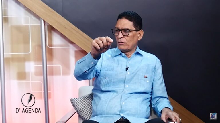 El analista político Freddy Ángel Castro insta a los líderes dominicanos a reconstruir la confianza de los votantes
