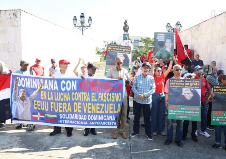 Grupos de izquierda dominicana protestan por visita de Edmundo González