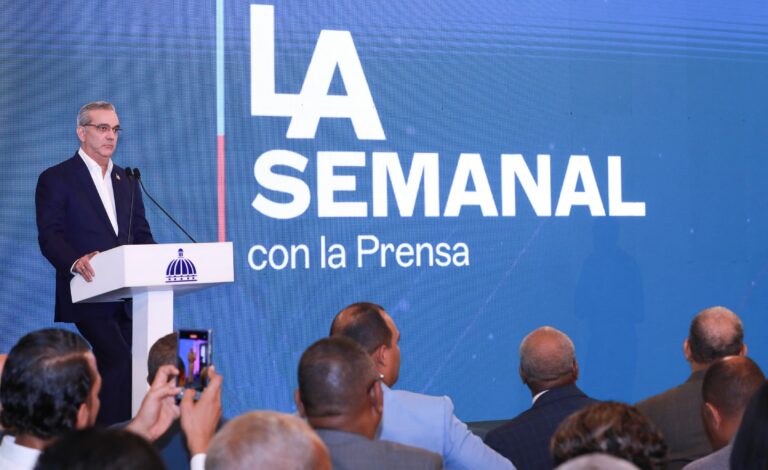 Presidente Abinader destaca logros claves en medio ambiente y su transformación digital, durante LA Semanal