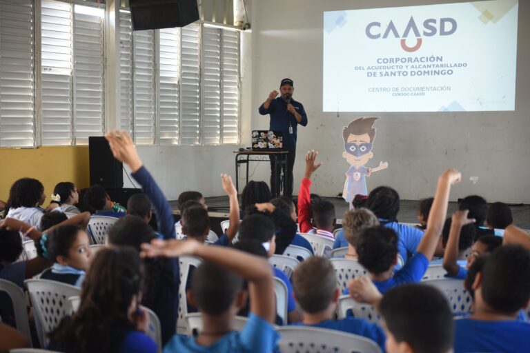 Cendoc-Caasd capacita en el 2024 a más de 1,700 estudiantes en el programa “Vigilantes del Agua”