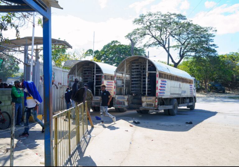 Más de 6.700 haitianos regresan voluntariamente