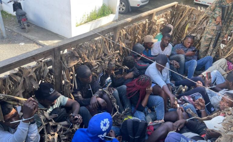 Ejército dominicano arresta a 38 haitianos indocumentados en dos operativos separados