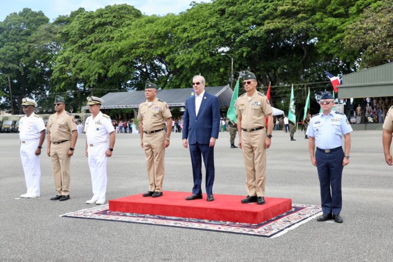 Presidente Abinader encabeza graduación de 820 nuevos soldados del Ejército de República Dominicana