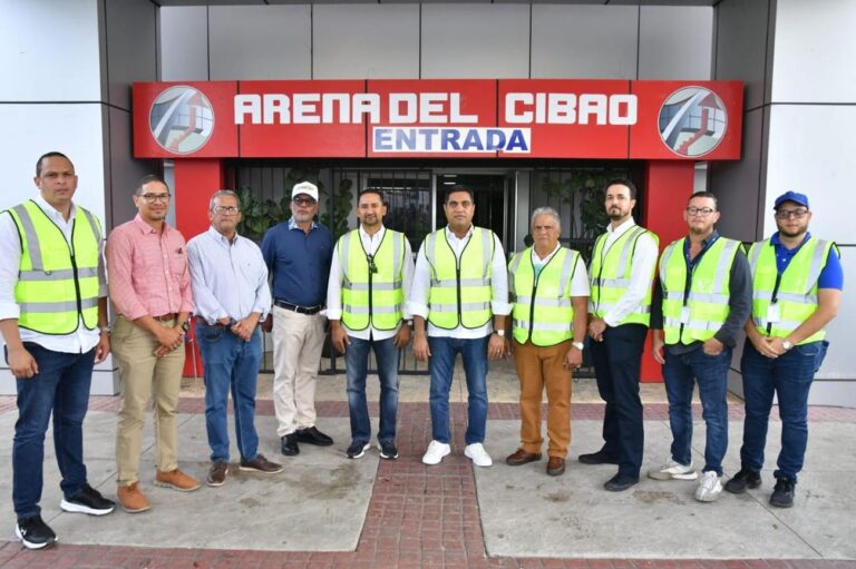 Miderec y Onesvie realizan evaluación del techo de la Gran Arena del Cibao