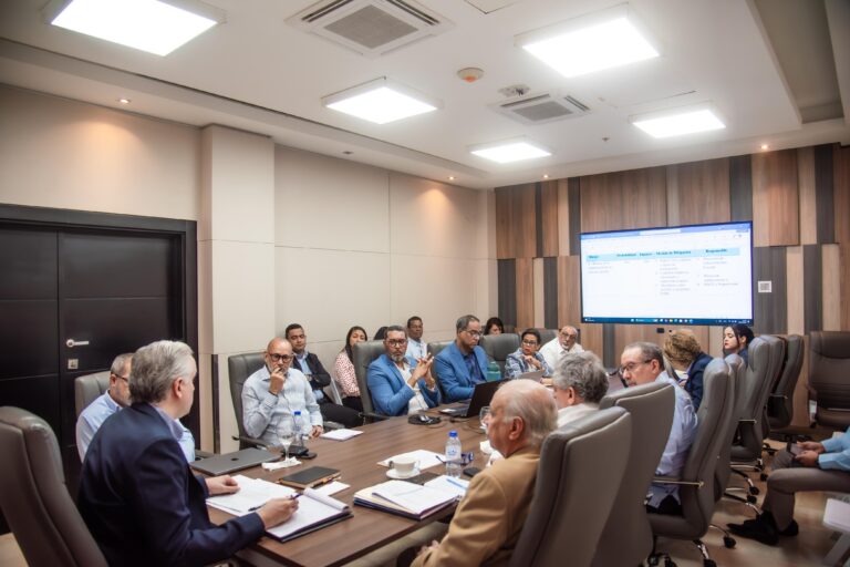 Ministro De Camps dispone con anticipación la conformación de la comisión que organizará el año escolar 2025-2026