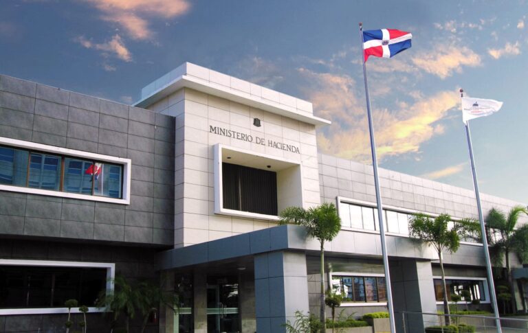 Depositan en el Congreso Nacional proyecto de fusión del Ministerio de Economía con el de Hacienda
