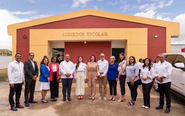 Primera dama Raquel Arbaje pondera impacto del Programa Alimentación Escolar