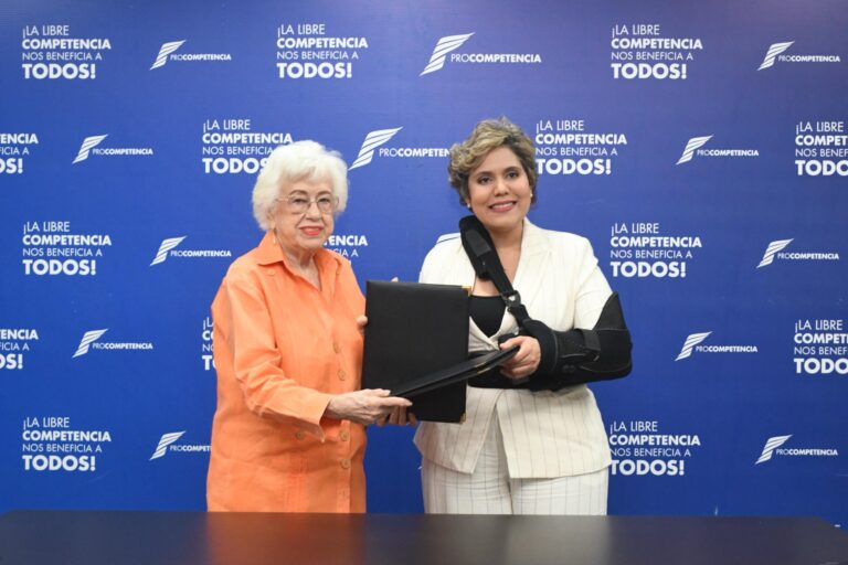 Pro-Competencia y Digeig firman acuerdo para fortalecer la transparencia y la competencia