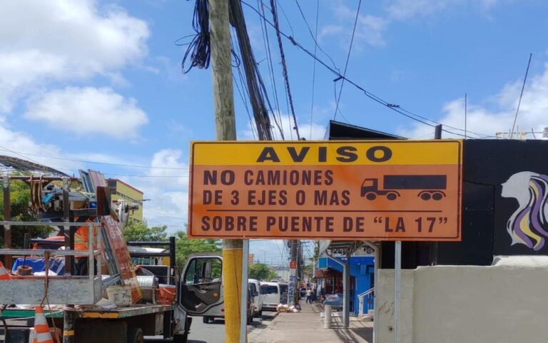 Prohíben la circulación de vehículos pesados por el Puente Francisco del Rosario Sánchez (Puente de la 17)
