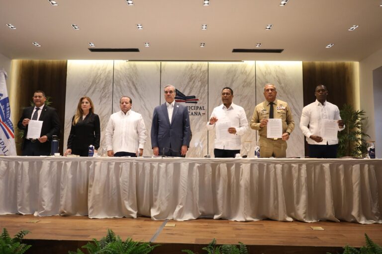 Dirección General de Migración, Liga Municipal Dominicana, Fedomu y Fedodim firman acuerdo de apoyo a medidas del Gobierno para combatir inmigración ilegal y fortalecer soberanía nacional
