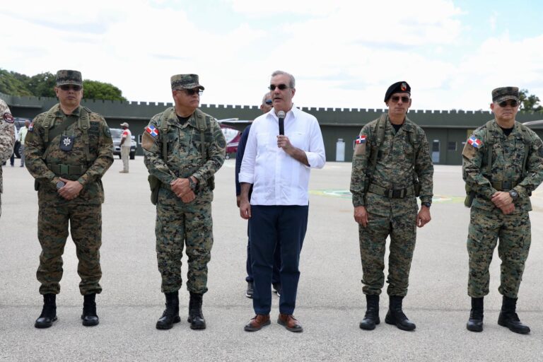 Presidente Abinader recorre frontera en Pedernales, Elías Piña y Jimaní; dice mantener la paz y el orden es primordial para proteger territorio nacional y desarrollo de sectores productivos