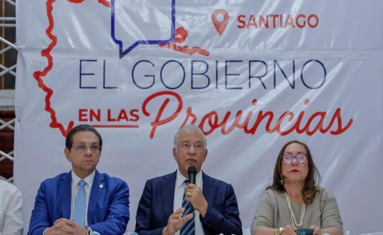 Gobierno supervisa labores de exploración de tierras raras en Pedernales