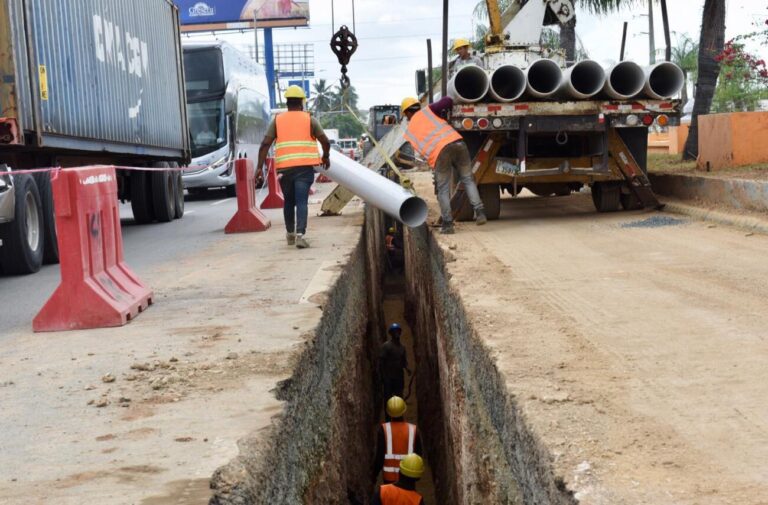Caasd avanza a buen ritmo trabajos de alcantarillado sanitario localidades de SDE
