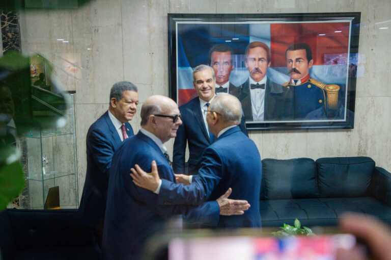 Convocatoria del presidente Abinader a los expresidentes es un aval de la seriedad del tema haitiano, según Andrés Bautista