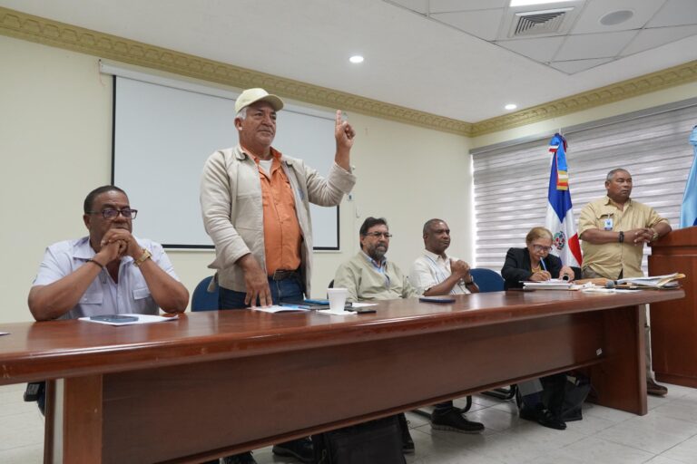 Indrhi y CNR evalúan impacto de lluvias; consolidan acciones de apoyo a juntas de regantes