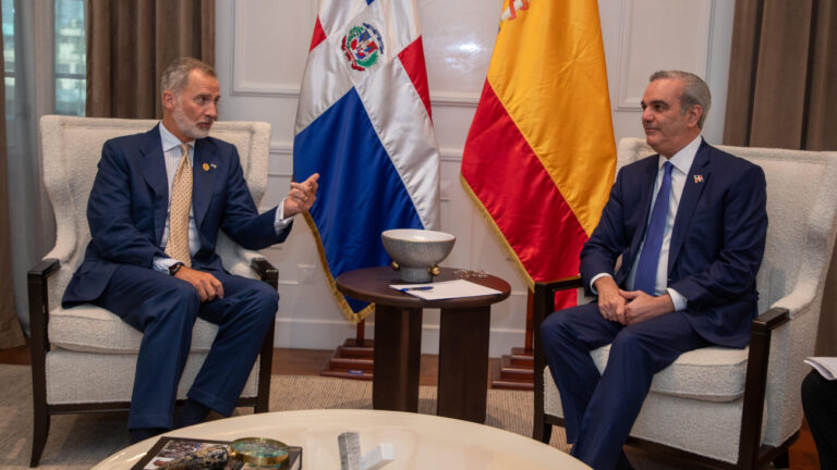 Presidente Luis Abinader y rey de España, Felipe VI, participarán en clausura Congreso Mundial de Derecho