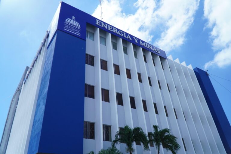 Ministerio de Energía y Minas obtiene primer lugar en evaluación sectorial sobre gestión de asociaciones sin fines de lucro