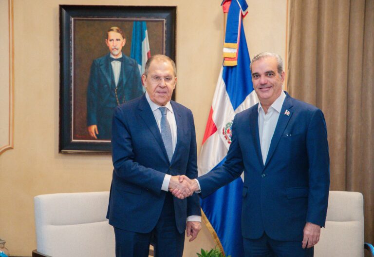 Presidente Abinader recibe al canciller ruso, Serguéi Lavrov, en el Palacio Nacional