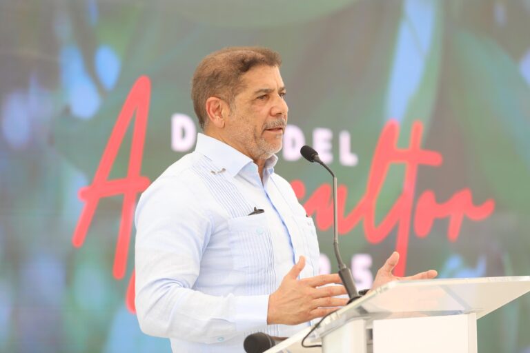 Ministro de Agricultura Limber Cruz destaca el firme apoyo del Gobierno a los agricultores dominicanos