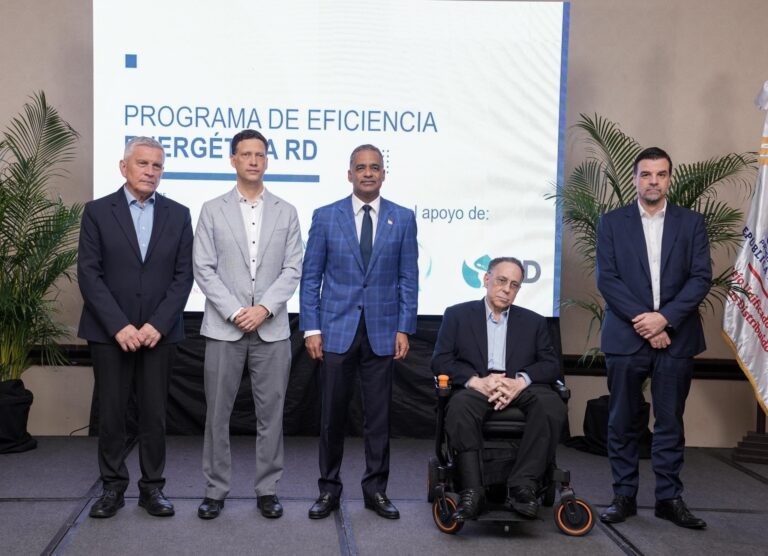 Gobierno lanza Programa Nacional de Eficiencia Energética con instalación de 254,000 luminarias tipo led