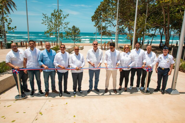 Presidente Abinader inaugura Malecón de Haina, nuevo espacio de esparcimiento y desarrollo local