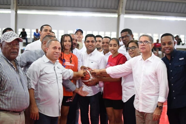Gobierno entrega 220 millones para preparación de atletas participantes en los Juegos Santo Domingo 2026