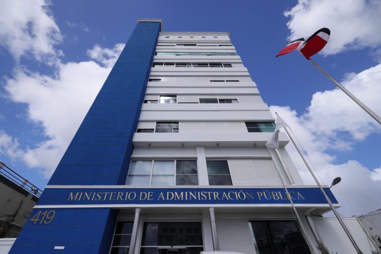 Nuevos horarios laborales en las oficinas públicas comenzarán a aplicarse en julio