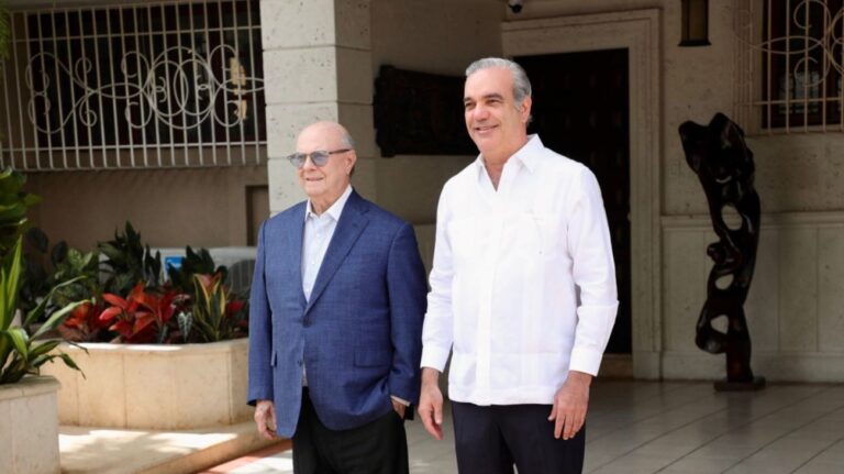 Presidente Abinader resalta consenso nacional ante crisis haitiana tras reunión con expresidente Hipólito Mejía
