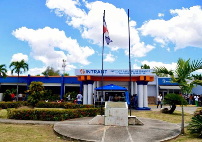 Intrant aclara que el proceso de contratación de la licencia de conducir no se ha suspendido
