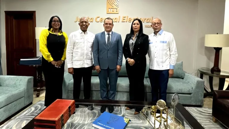 El cónsul de Nueva Jersey y el presidente de JCE se reúnen para optimizar los servicios para dominicanos en el extranjero