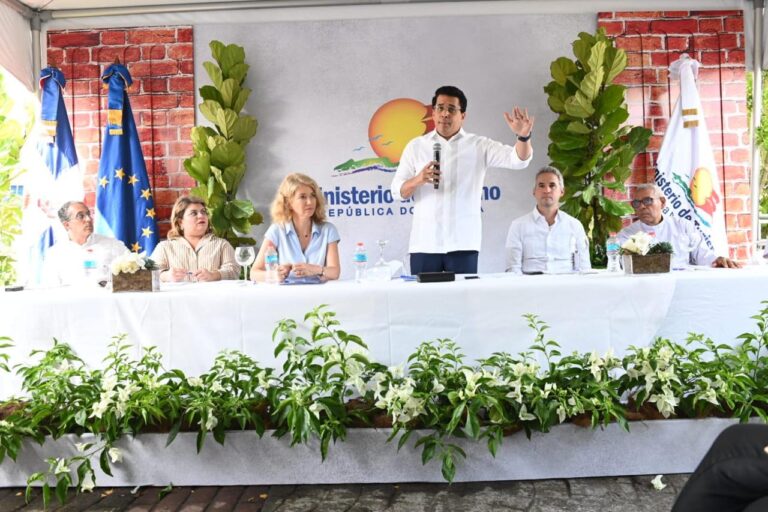 El trabajo de restauración comienza para el programa de mejora de la vivienda en Colonial City