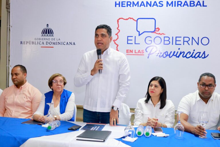 Ministro de Deportes encabeza programa “El Gobierno Contigo” en Hermanas Mirabal