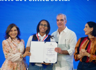 Presidente Abinader expresa orgullo por los jóvenes graduados de Oportunidad 14/24 que dejan atrás “el camino de la oscuridad” y escogen “el camino de la luz”