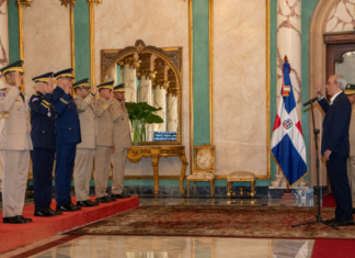 Presidente Luis Abinader toma juramento a nuevos comandantes del Ejército y la Fuerza Aérea y al director de la Policía Nacional