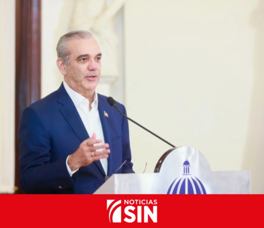 Abinader lanza Eficompras, la primera tienda virtual del Estado para agilizar las compras públicas