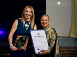 Wendy Queliz recibe cinco reconocimientos en Estados Unidos por su destacada labor en el teatro inclusivo