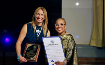 Wendy Queliz recibe cinco reconocimientos en Estados Unidos por su destacada labor en el teatro inclusivo